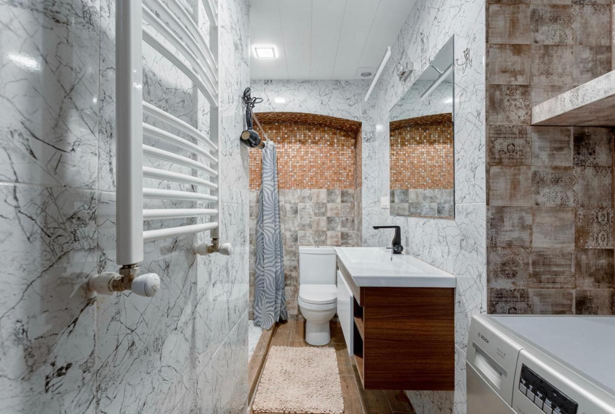 Lovely Dulcet Loft In Center Of Rustaveli Тбилиси Екстериор снимка