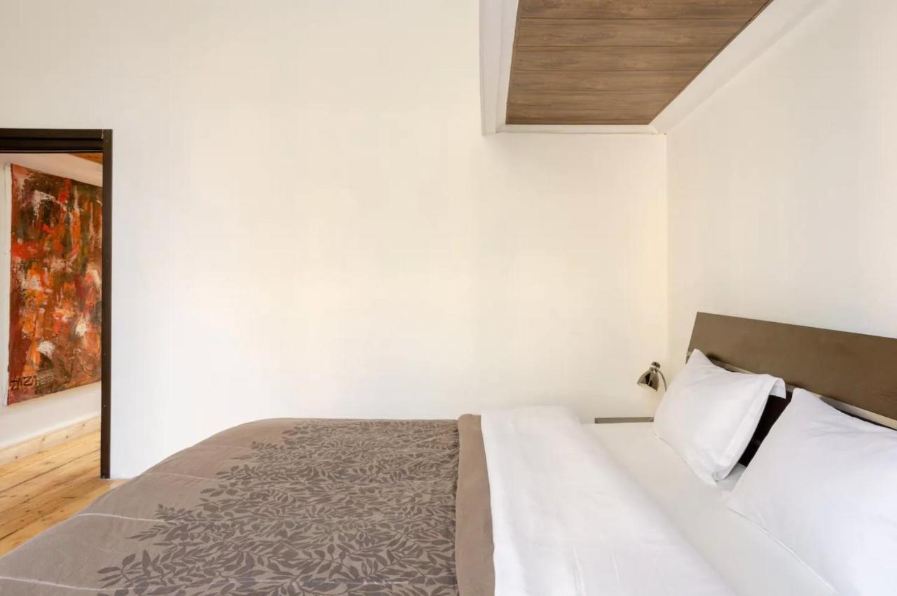 Lovely Dulcet Loft In Center Of Rustaveli Тбилиси Екстериор снимка