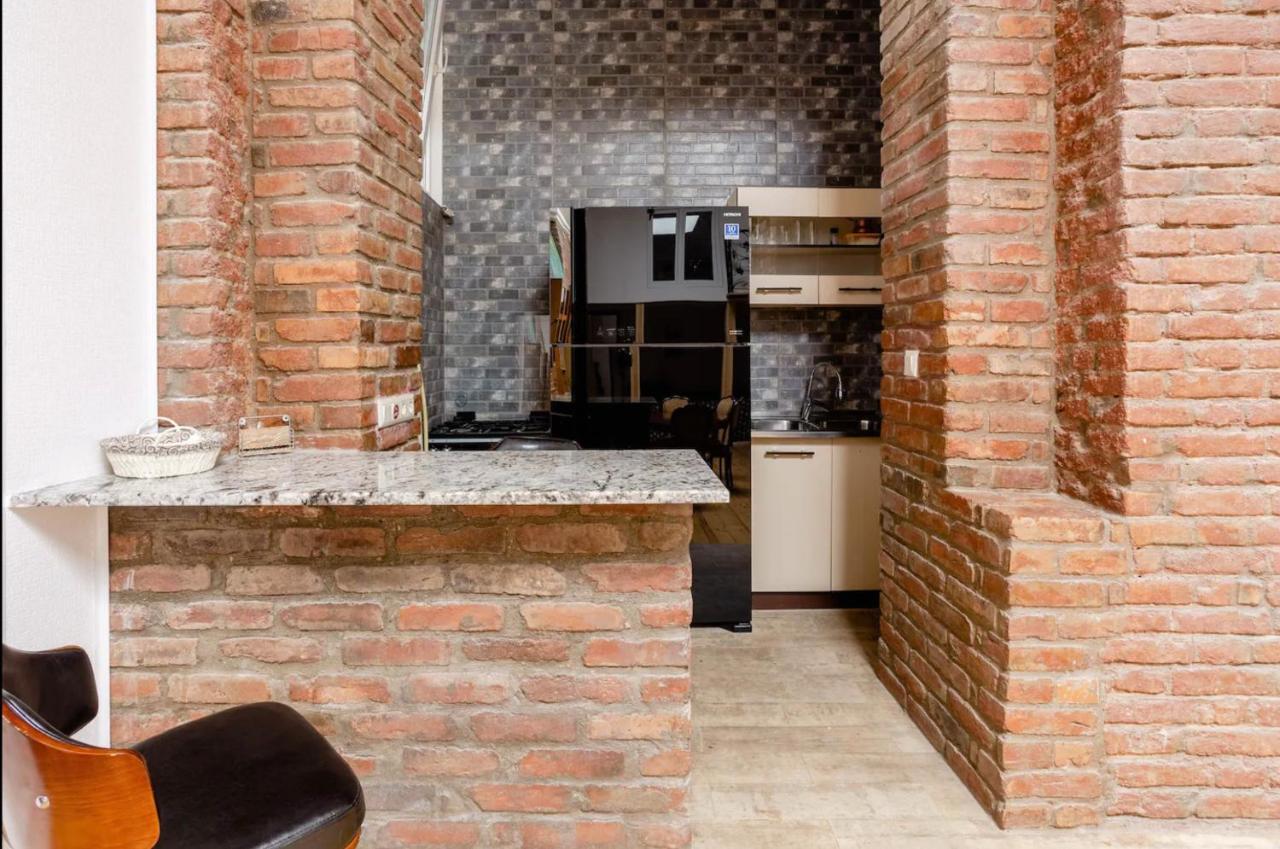Lovely Dulcet Loft In Center Of Rustaveli Тбилиси Екстериор снимка