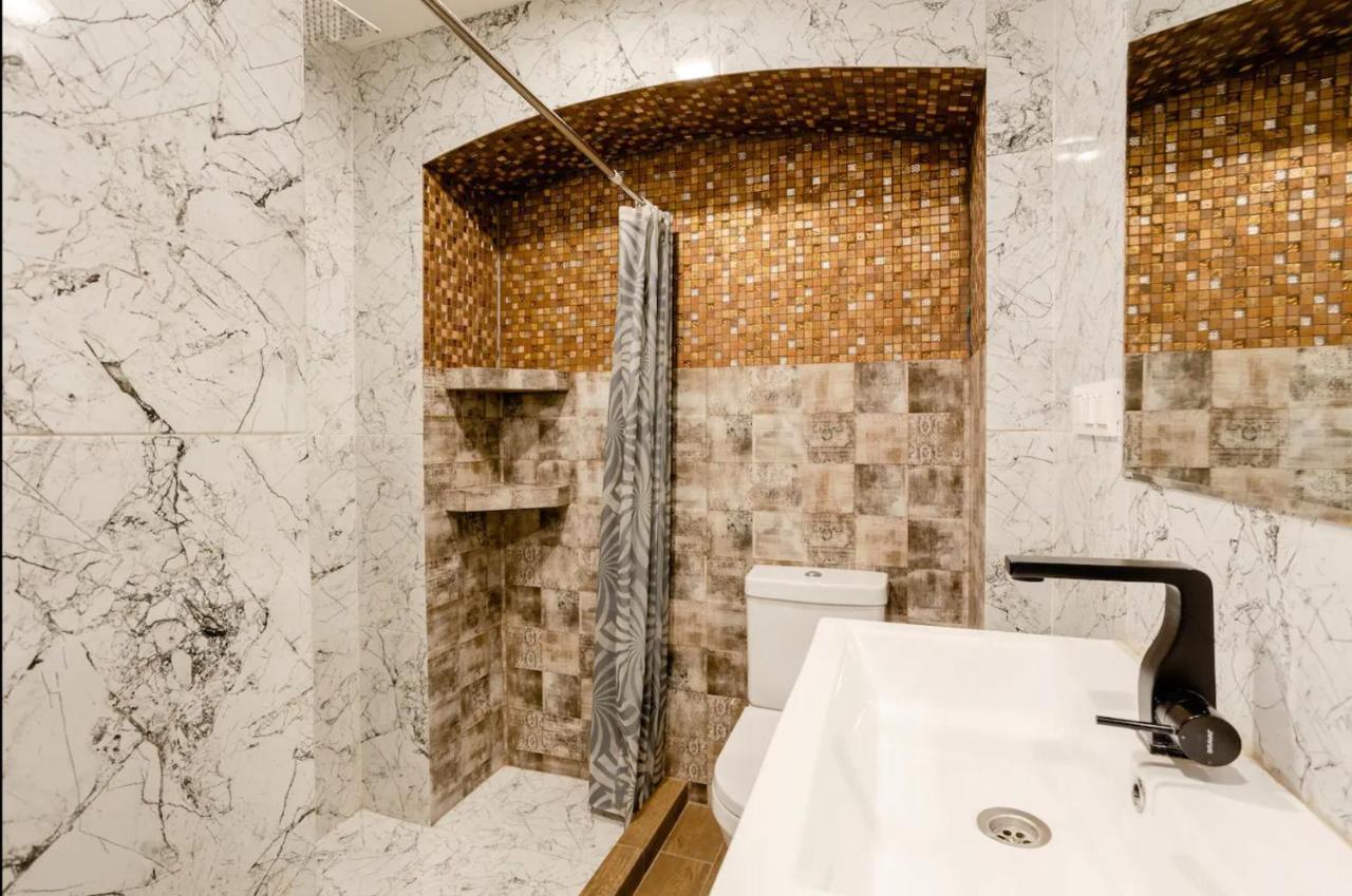 Lovely Dulcet Loft In Center Of Rustaveli Тбилиси Екстериор снимка