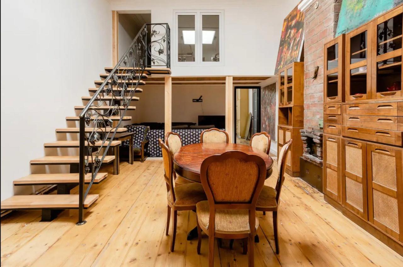 Lovely Dulcet Loft In Center Of Rustaveli Тбилиси Екстериор снимка