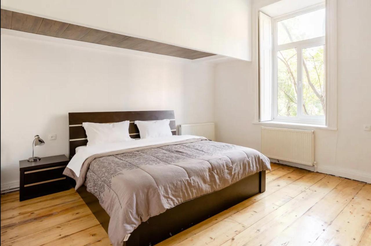 Lovely Dulcet Loft In Center Of Rustaveli Тбилиси Екстериор снимка
