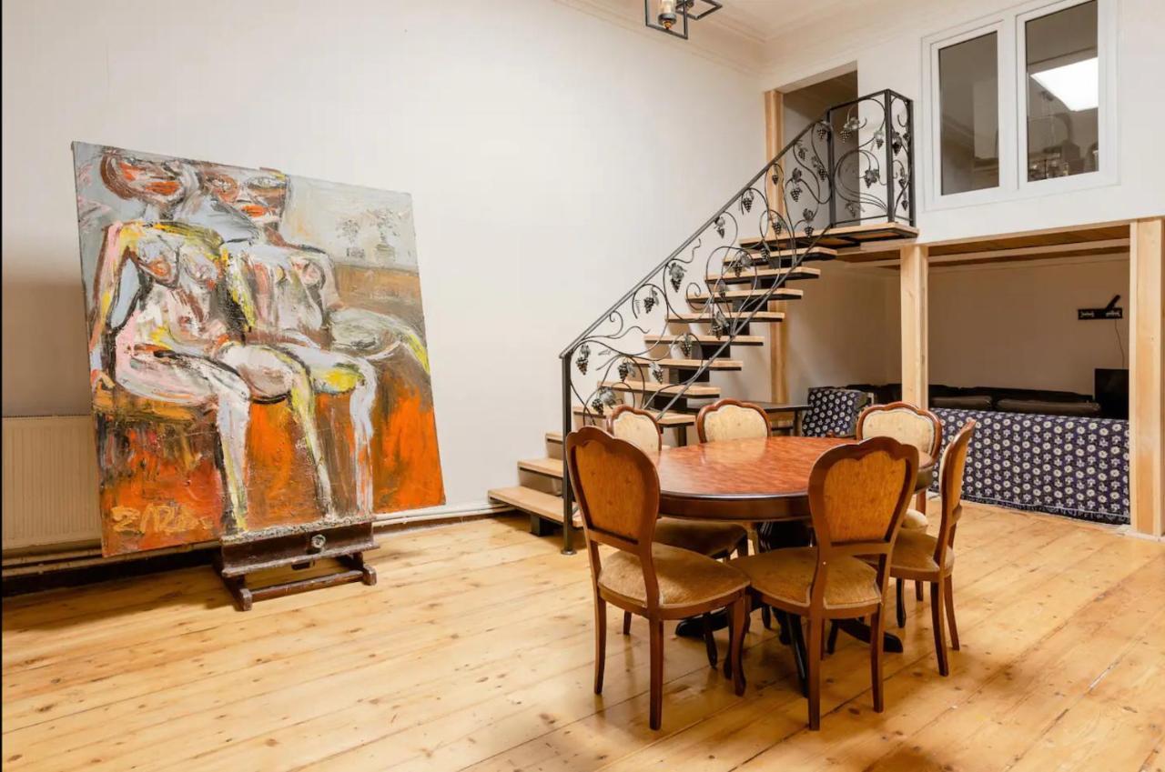 Lovely Dulcet Loft In Center Of Rustaveli Тбилиси Екстериор снимка