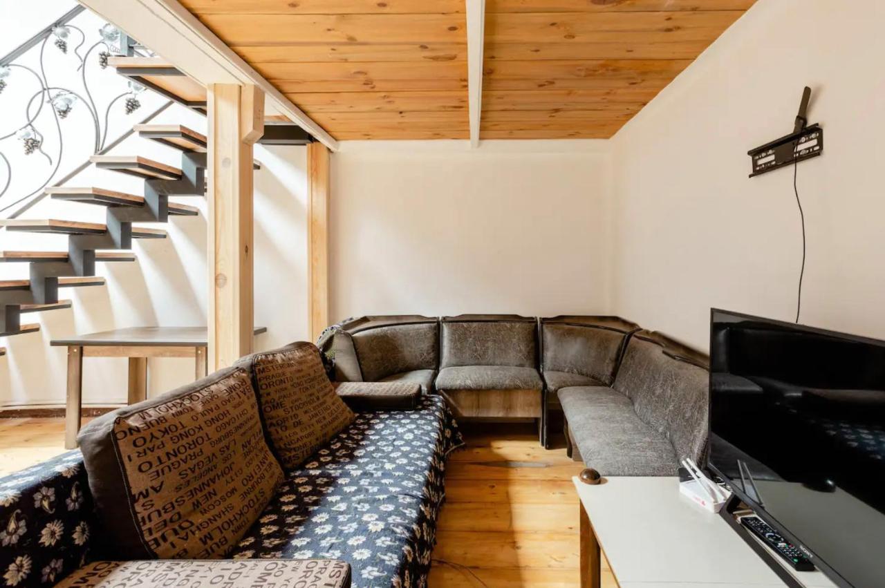 Lovely Dulcet Loft In Center Of Rustaveli Тбилиси Екстериор снимка