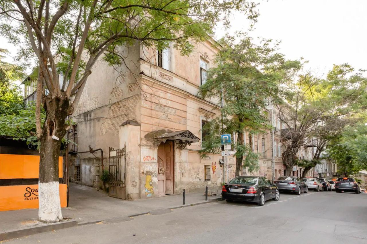 Lovely Dulcet Loft In Center Of Rustaveli Тбилиси Екстериор снимка